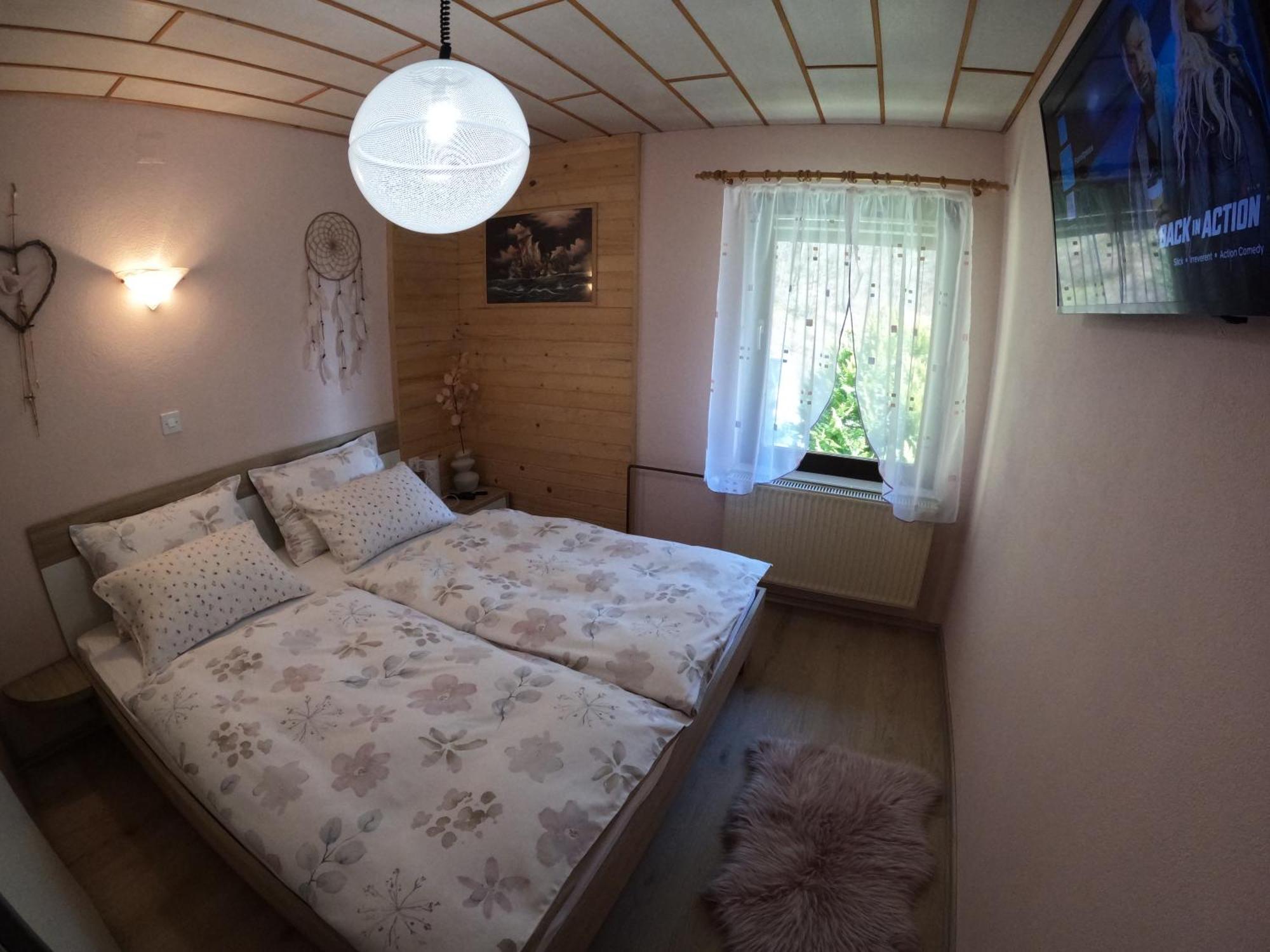 Holiday Home Forest Peace, Lavrovec Hlevni Vrh Luaran gambar