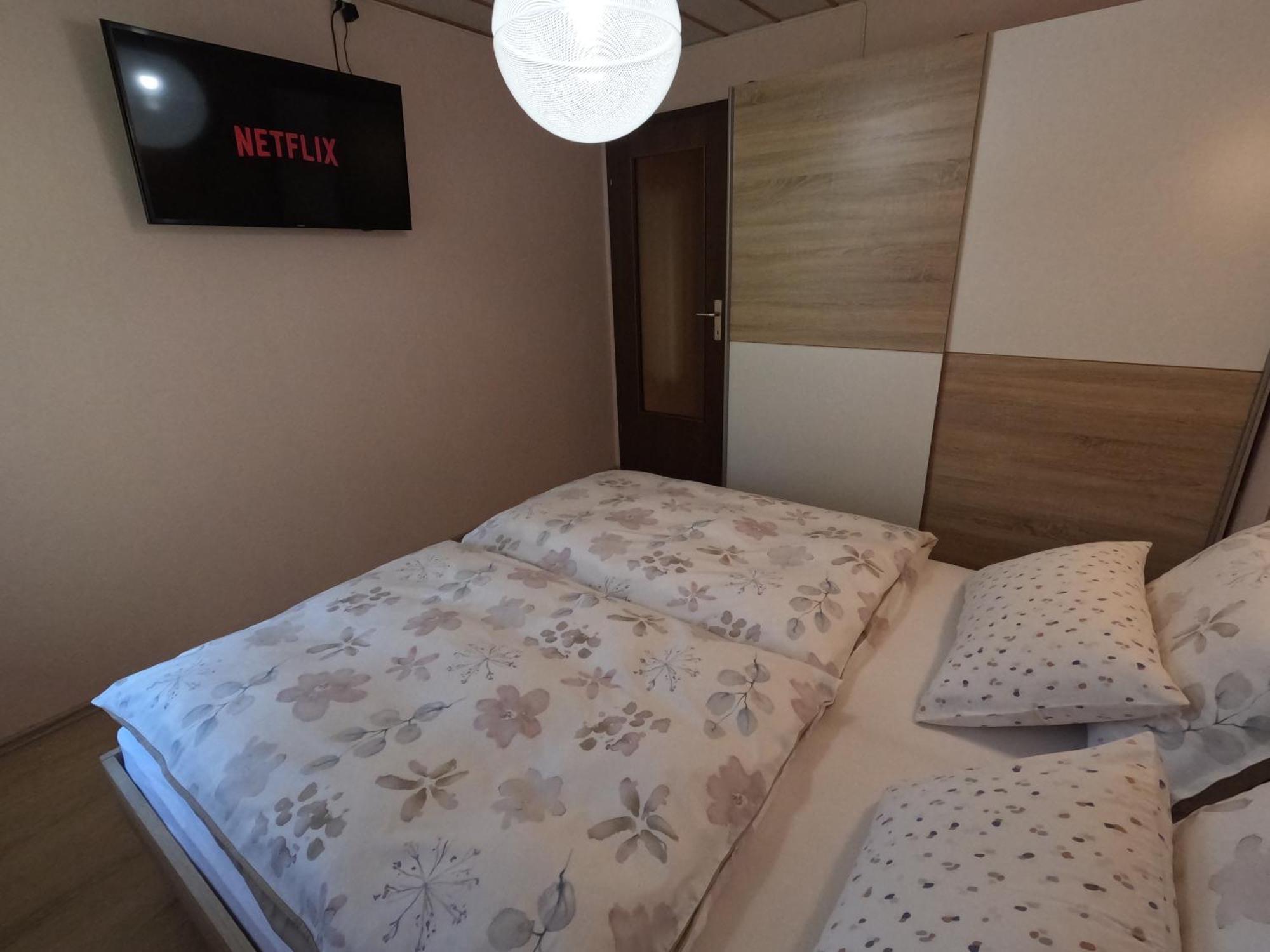 Holiday Home Forest Peace, Lavrovec Hlevni Vrh Luaran gambar
